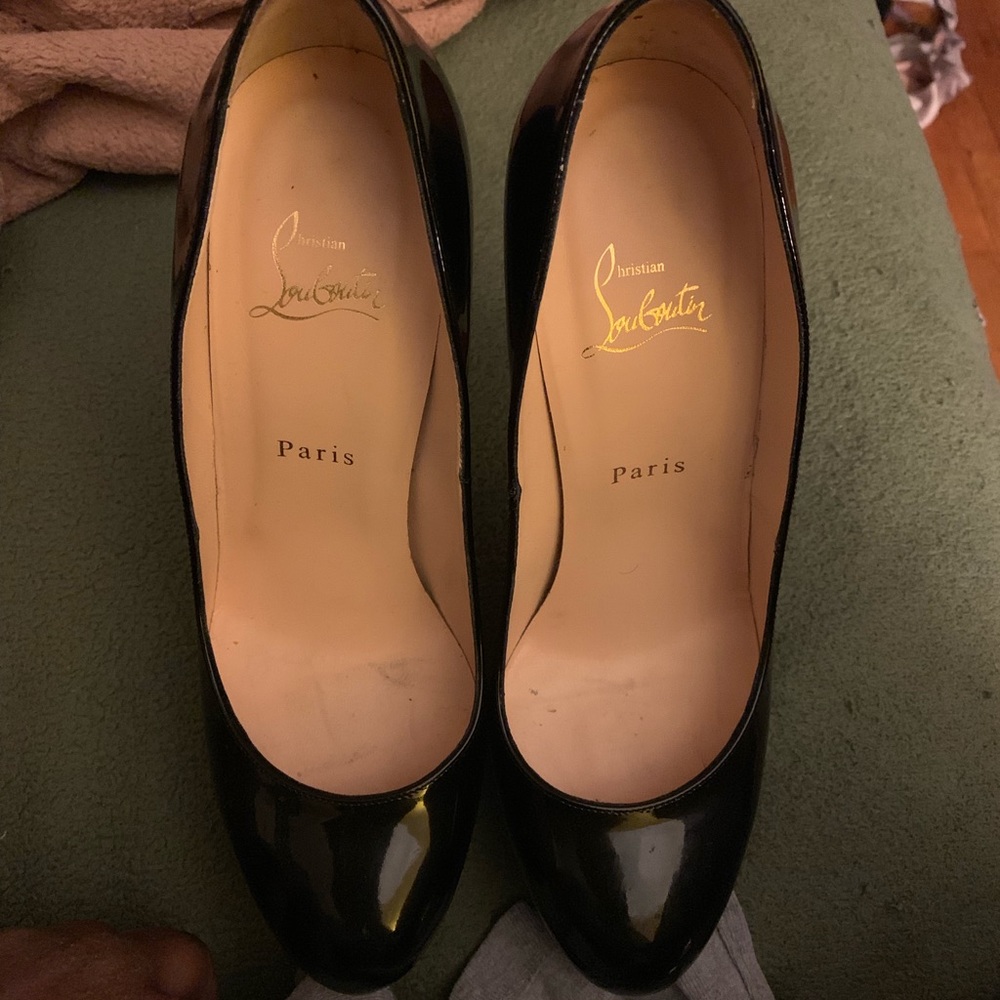 Christian Louboutin 40.5 Black Pumps